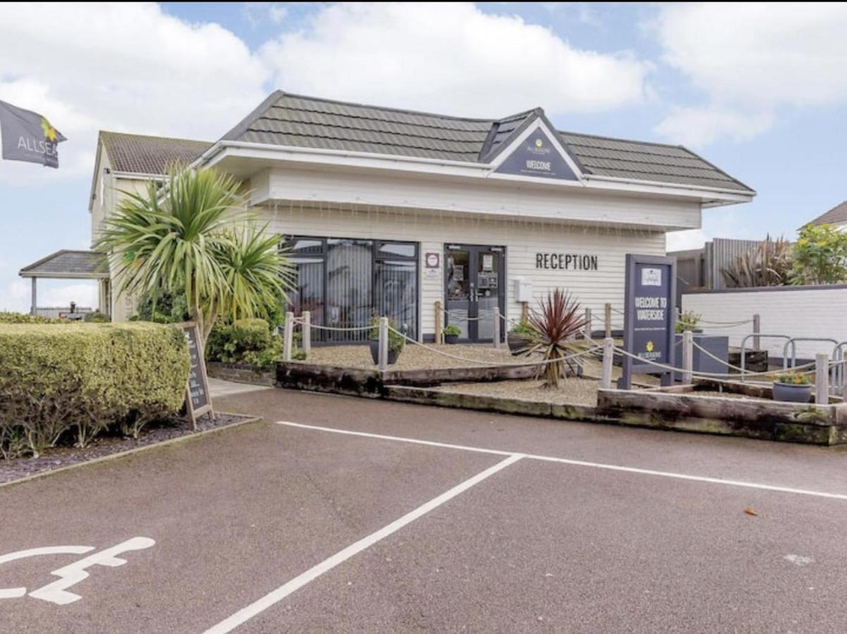 Villa Sea View 3-Bed Heated Pool Eat Bar Kids Park Lowestoft Exterior foto