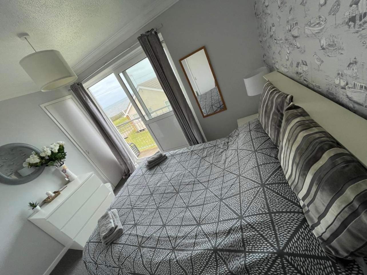 Villa Sea View 3-Bed Heated Pool Eat Bar Kids Park Lowestoft Exterior foto